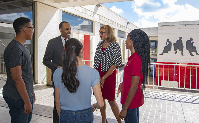 UHLAW's tweet photo. UH Law Center celebrates seven years of @UHLCPipeline Program and Strengthens Diversity, Racial Justice and Human Rights Initiativehttps://loom.ly/UwZxv7k
#pipelineprogram #diversity #celebrate #WeareHoustonLaw #HoustonLaw #GoCoogs https://t.co/oS7o8mTSq0