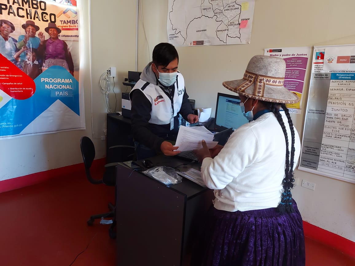 SISPeruOficial's tweet photo. 👉Cerca de 300 personas participaron de la campaña “Ven, saca tu DNI y asegúrate al SIS”, realizado por la IAFAS SIS y el @ReniecPeru, en el centro poblado de #Apachaco, #Espinar, #Cusco. En los próximos días llegarán a #Huayhuahuasi, #Pichigua, #SanMiguel y #Suyckutambo. 🇵🇪🇵🇪 https://t.co/wgUdglDu14
