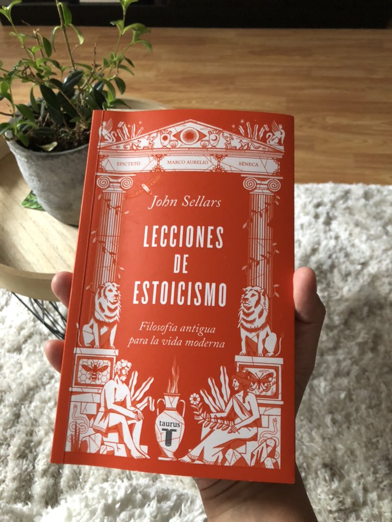 monclouman's tweet photo. Ya casi me termino este librito. De lo poco que puede hacer uno para tratar de seguir en este mundo demente. https://t.co/GN8TcfTtwj