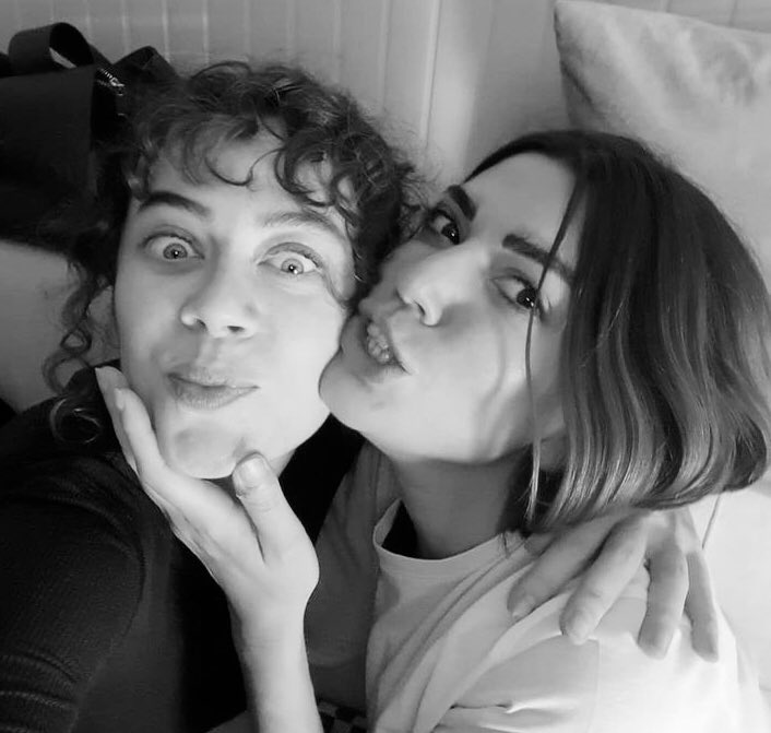 demet evgar ve ceren moray bir araya gelmeniz gereken bazı konular var🥺