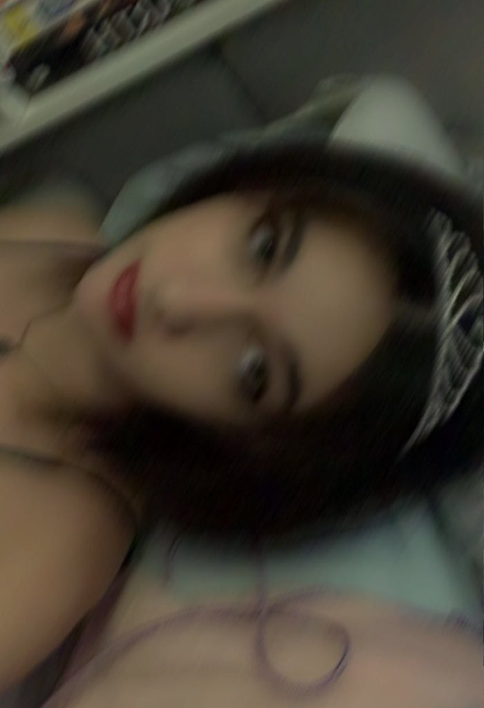 curecalz's tweet photo. bday girl! https://t.co/jXAHWlg0A6