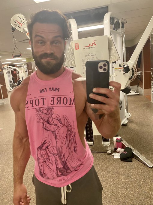Pray for more tops 🙏🏻🏳️&zwj;🌈🍆😈 Turned my t-shirt from https://t.co/vegYaAnubX into my new favorite gym tank<a href="/tag/darkroom"class="tags"><span>#darkroom</span></a><a href="/tag/tops"class="tags"><span>#tops</span></a><a href="/tag/bottom"class="tags"><span>#bottom</span></a><a href="/tag/onlyfans"class="tags"><span>#onlyfans</span></a><a href="/tag/gaymuscles"class="tags"><span>#gaymuscles</span></a>