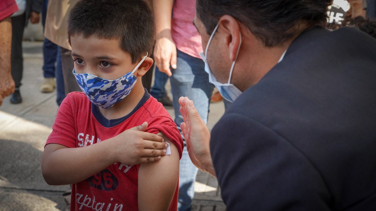 GobiernoJalisco's tweet photo. 💉👧 Si tu hijo o hija tienen entre 1 y 4 años de edad, infórmate acerca de la jornada especial de vacunación contra el sarampión y la rubeola que tendrá lugar en los macromódulos del auditorio Benito Juárez y el CAT #Tlajomulco los días 14, 15, 21 y 22 de agosto. https://t.co/xZZ4DUR9C1