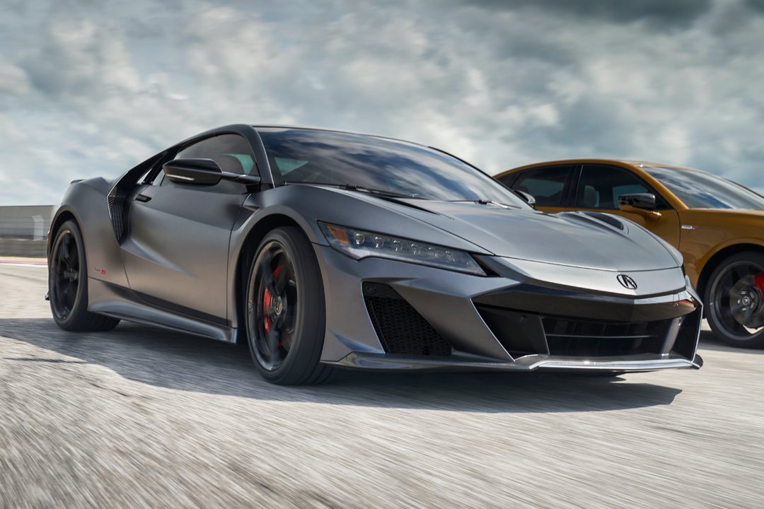 AcuraConnected's tweet photo. Today the NSX Type S makes its world debut with new styling and performance upgrades, including 600 hp(+27) and 492 lb.-ft. of torque(+16), retuned transmission, enhanced aerodynamics and optimized handling. 

Details at https://t.co/n0Bc7azm3Y https://t.co/bxhNwOlgWT
