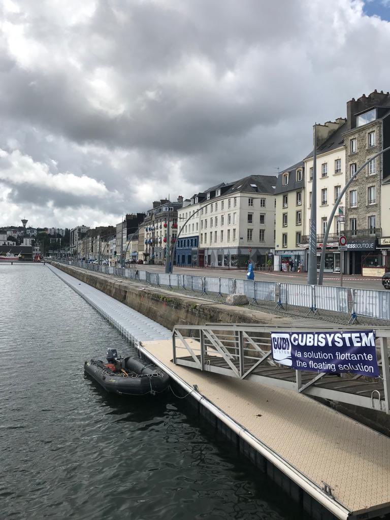 cubisystem's tweet image. ROLEX FASTNET RACE 2021 CUBISYSTEM a mis en place 1000m2 de pontons pour l’accueil des IMOCA dans le Bassin du Commerce de CHERBOURG.