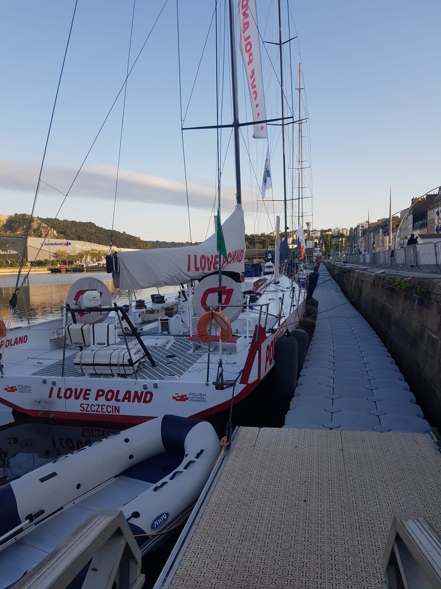 cubisystem's tweet image. ROLEX FASTNET RACE 2021 CUBISYSTEM a mis en place 1000m2 de pontons pour l’accueil des IMOCA dans le Bassin du Commerce de CHERBOURG.