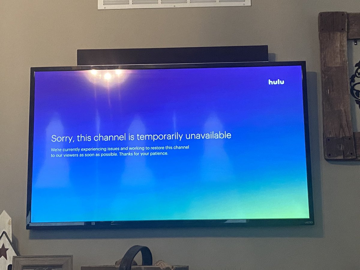 Been looking forward all day to watching #MLBatFieldofDreams but thanks to <a href="/hulu/">Hulu</a> I’ve missed the Anthem flyover, player intros and first pitch. <a href="/hulu_support/">Hulu Support</a> Time to #cancelHulu