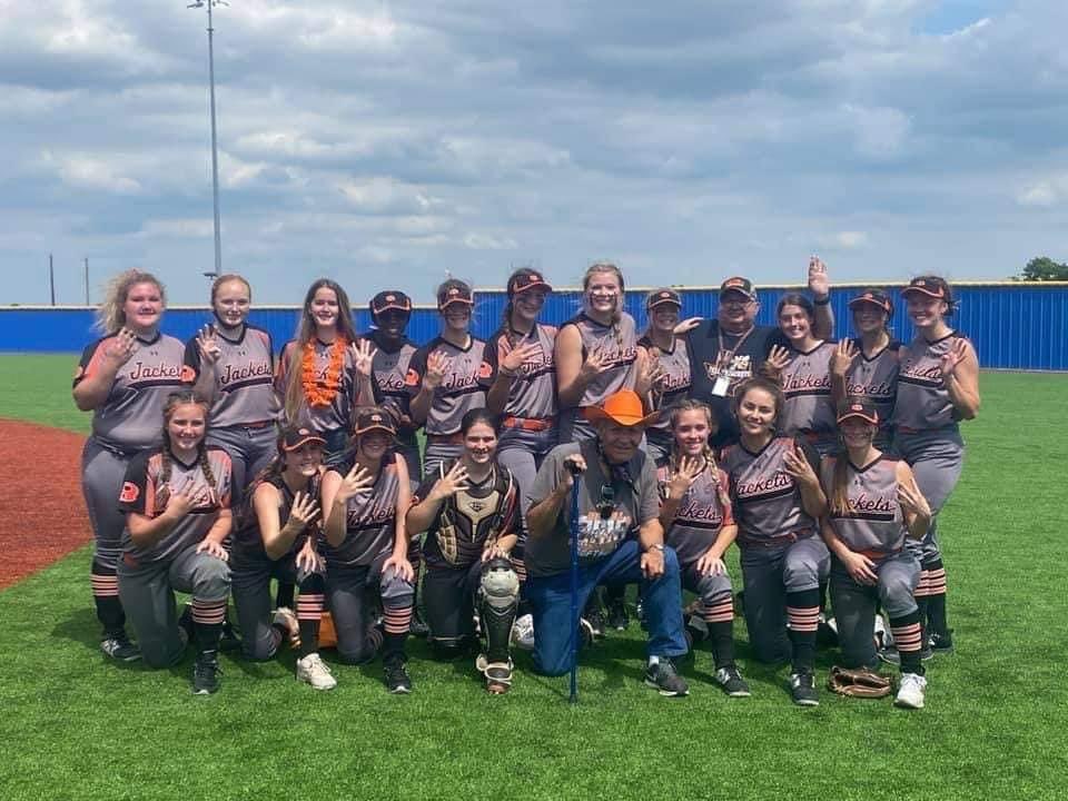 RHSJacketSB's tweet photo. To our Rockwall Softball Family- We are extremely saddened to announce that our Number One Fan, Paw Paw (Gene Wesley), passed away. We know that his presence will always be felt in our hearts. Please keep Mae, his wife, and his family in prayers as well as our girls. 🧡🖤 https://t.co/7yIEUcxiOo