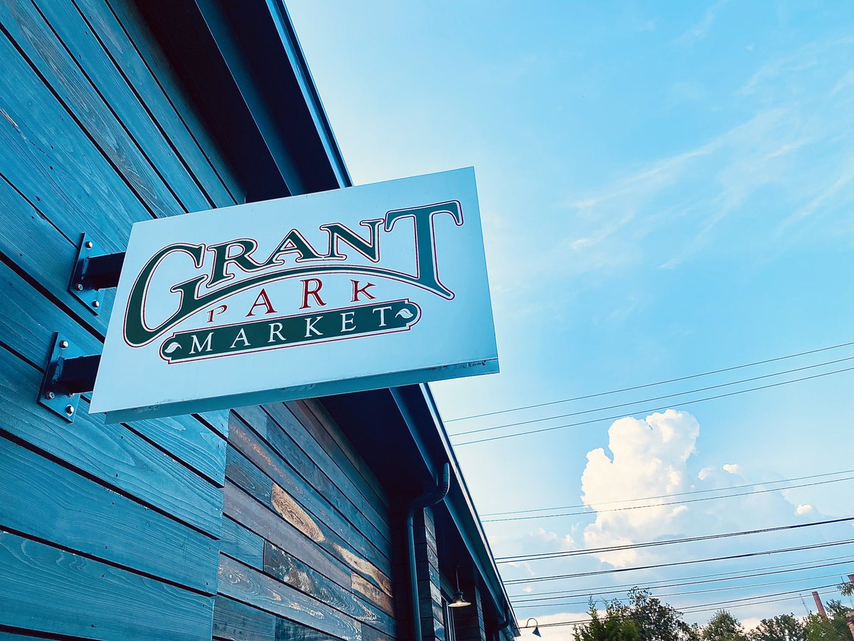 StuckeyStop's tweet photo. Hey Atlanta!! Get your pecan log roll fix at Grant Park Market π https://t.co/97YHjhBHtt