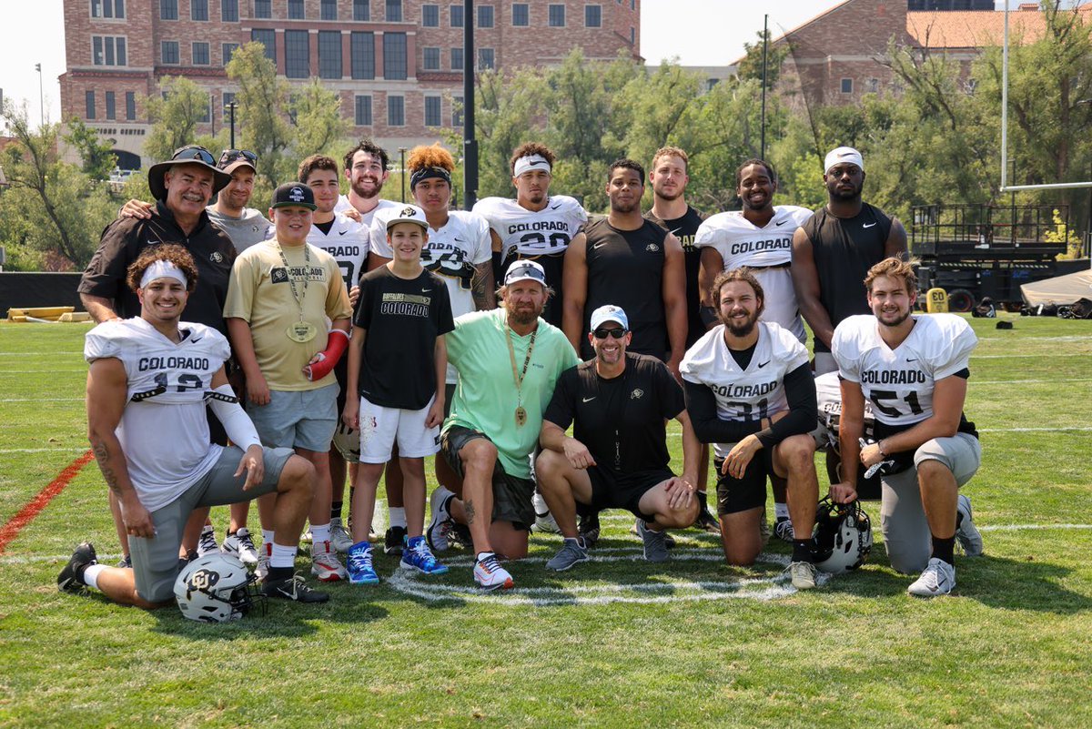 buffs4life2's tweet photo. Another day, another visit from a ⁦@CUBuffsFootball⁩ legend! Butkus Award winner Matt Russell shared words of wisdom with the men today! #TeamB4Self #CUlture #S2S #DorrellEra #BuffBrotherhood https://t.co/MnHpa20V7O