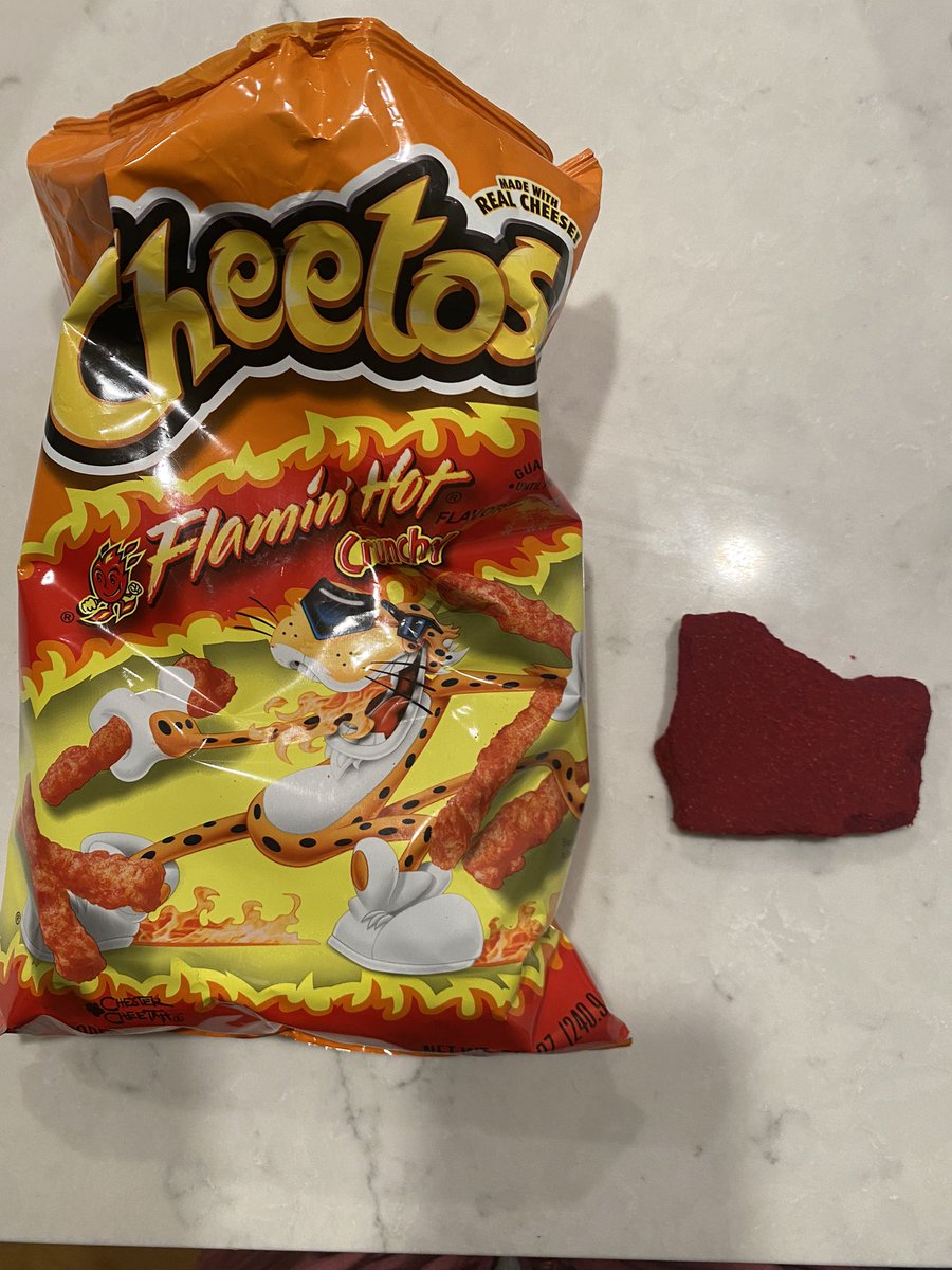 Tom_Kleber's tweet photo. .@ChesterCheetah Do I eat this? https://t.co/ae2EqF0Js7