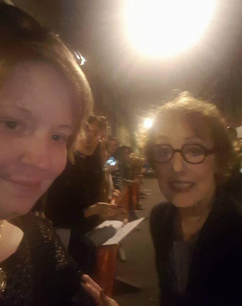 I was shaking but my first ever memory with Una Stubbs is my most precious. Spirit of kindness, gentle lady, funny and lovely. Will always cherish this moment dearly and all the others. 💜 A golden heart left us today but she will forever be in our hearts.

#UnaStubbs