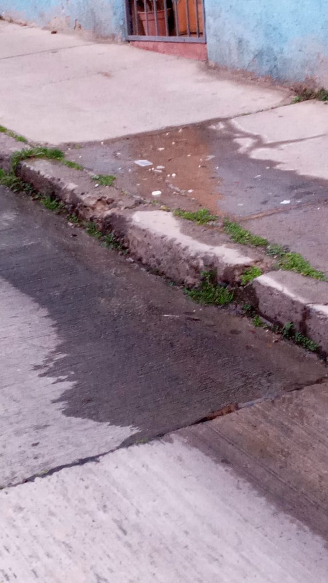 hostaldestbella's tweet photo. Por favor @esval_chile  se les ha reclamado varias veces . Héctor calvo 648 cerro Bellavista. Perdida de agua. Gracias https://t.co/gHqKrivecR