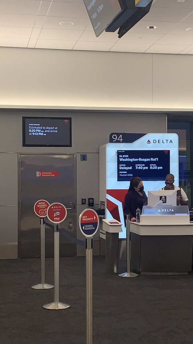 skycaptsteve's tweet photo. another #deltadelay in a week to dc. Why are you always so useless on your LGA > DCA route? @Delta this is a no service flight an extra flight attendant is not needed https://t.co/GyEjVJn71C