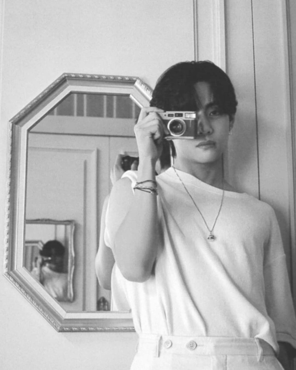 BTS_V_FANBASE1's tweet photo. Photographie https://t.co/E4OGLFTDRl