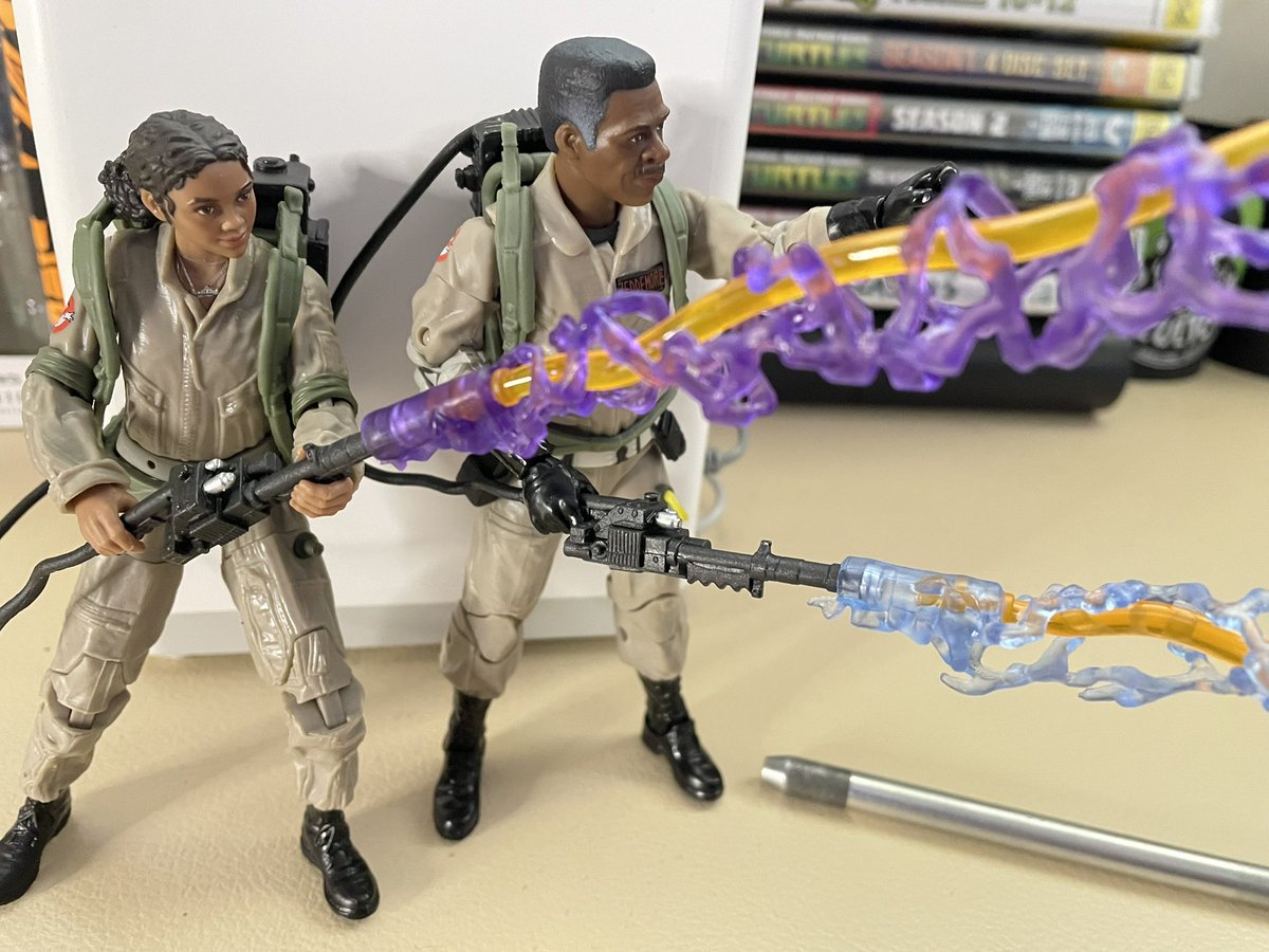 @preterniadotcom @GBNewsdotcom  you guys are up on this stuff , if this first in hand ?!? @Ghostbusters #ghostbusters #ghostbustersafterlife #billmurray #danakroyd #erniehudson #ActionFigurePhotography #actionfigures #hasbro