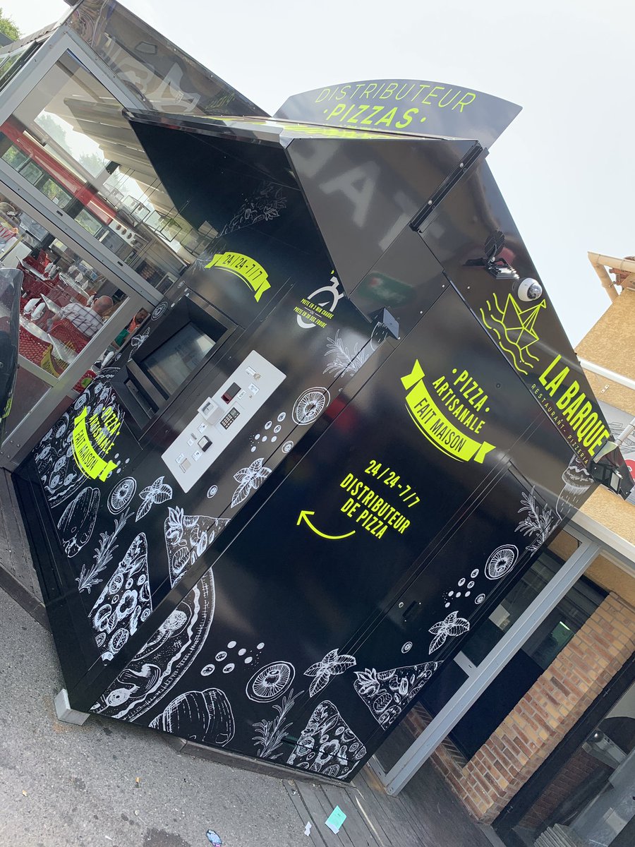 Pose du #covering sur distributeur à pizzas terminé 👍🔝 #SIGNPUB