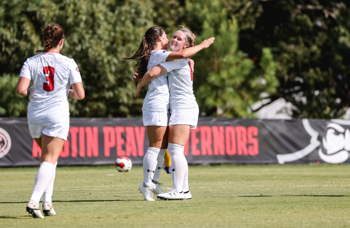 GovsWSOC's tweet photo. All smiles in #Stacheville tonight! 🎩⚽️

🗞️ --> https://t.co/bohr7xNAeK
📸 --> https://t.co/2FV2KPeoou

#LetsGoPeay https://t.co/HADEPV9TRZ
