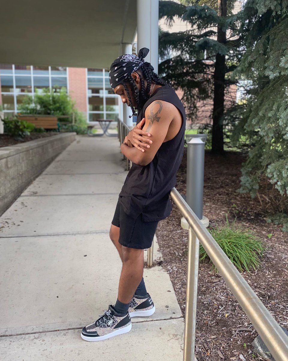 realmakhi's tweet photo. Designed my first shoe before the age of 22. https://t.co/xvRrplLqYI