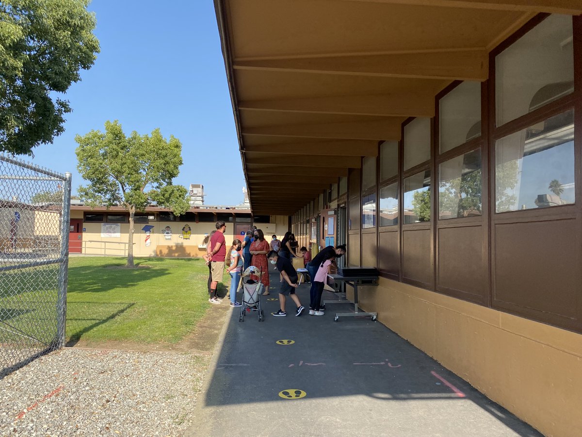 Our Outdoor Back-to-School Night was a great success!  The West Randall Staff was very excited to see so many families join us for this awesome event.  Thank you!