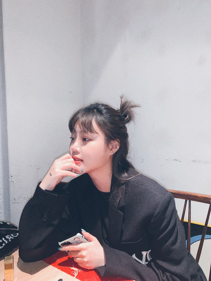 thegivensite's tweet photo. ⭑˖࣪ ✦ (𝗚)𝗜-𝗩𝗘𝗡 ៹ 𔘓𓈒 ㅤ*ㅤ. 🕸️ . .ㅤ𝗼.h 𓏭ㅤmчㅤ𓈀ㅤ𝗴𝗼𝗱ㅤ‹ㅤ★ㅤneɯ ⸝ .ㅤᥙρdᥲtᥱ!
Una pequeña Deki que estaba mirando a la nada y pensando en todo se nos fue al #RL2ndComebak a disfrutar del talento que #ICCwithRedLabel le ofrece, seguro quedará feliz. https://t.co/QYc1lGP5uW