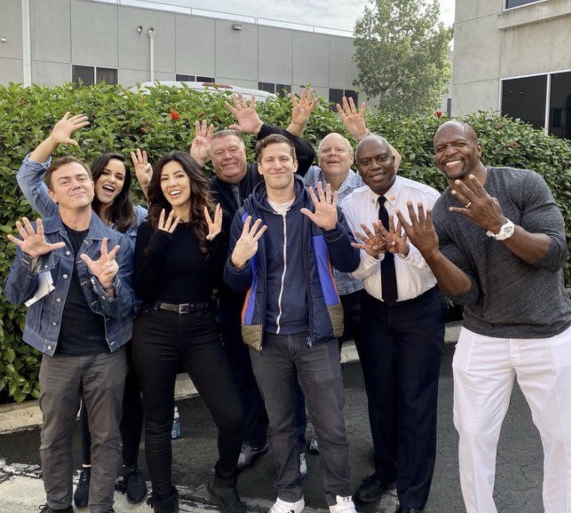 eu vou sentir tanta falta deles!! ainda não acredito que é a ultima temporada :(( #Brooklyn99