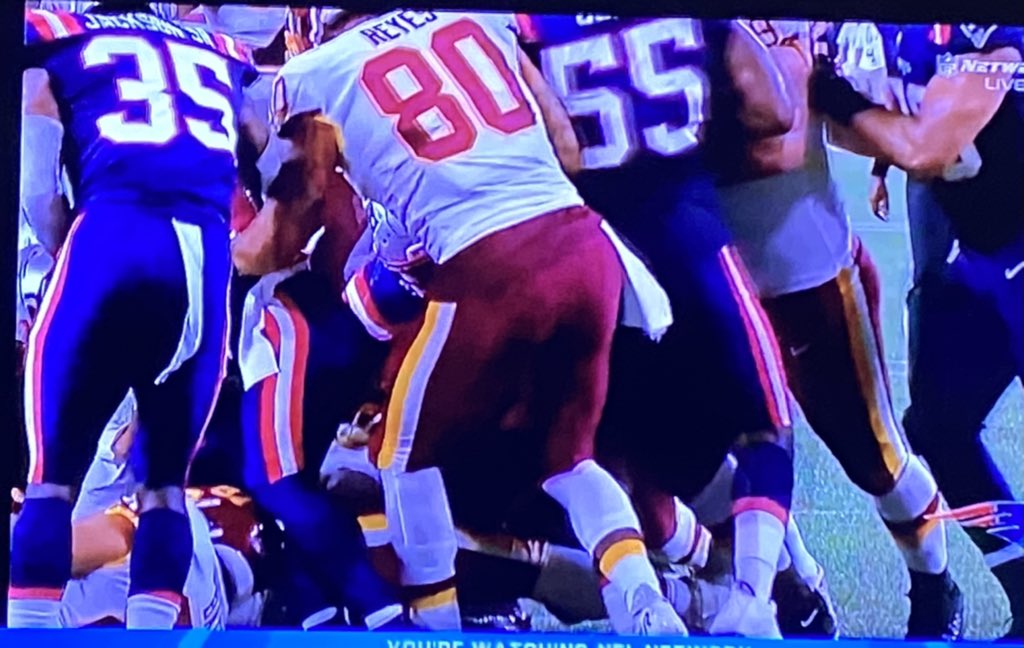 rodrigo_daie's tweet photo. @SammisReyes en su primer partido en @NFL  El primer Chileno en hacerlo…. Participando en la jugada de TD de  @WashingtonNFL https://t.co/xc1w3Ura3d