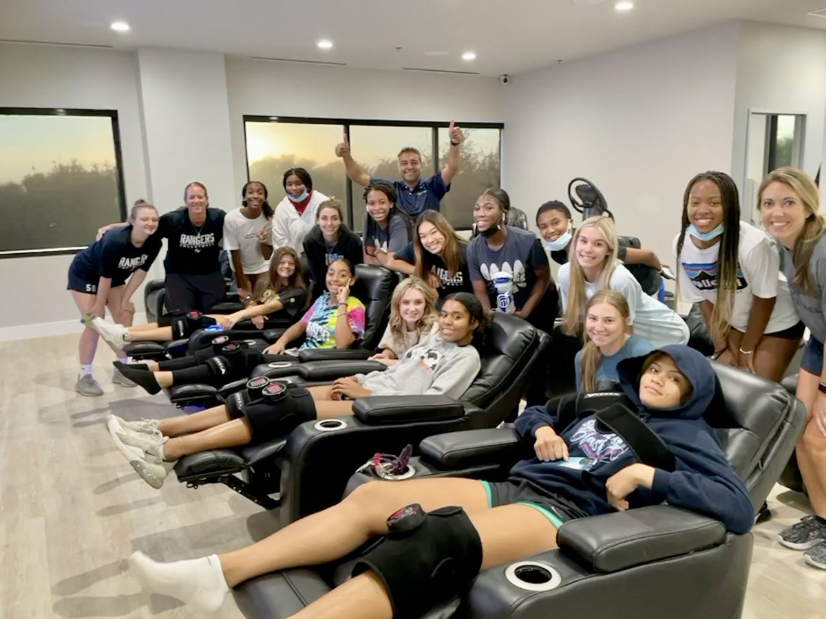 LSHS_Vball's tweet photo. Tournament season is here! Rejuvenated &amp; ready to #CONQUER this weekend 💪

Huge shout out to @AroraChiro for taking care of us! First class care &amp; first class facilities!  #FAMILY 

(1st day of school wiped one of us out 🤣) https://t.co/wfdyzosW7G