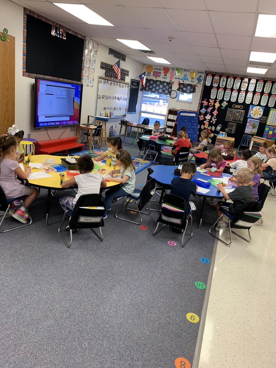 We had a GREAT 1st day in Kinder!! ❤️🐻🐾 <a href="/BennettBears/">Bennett Bears</a> #bearshine