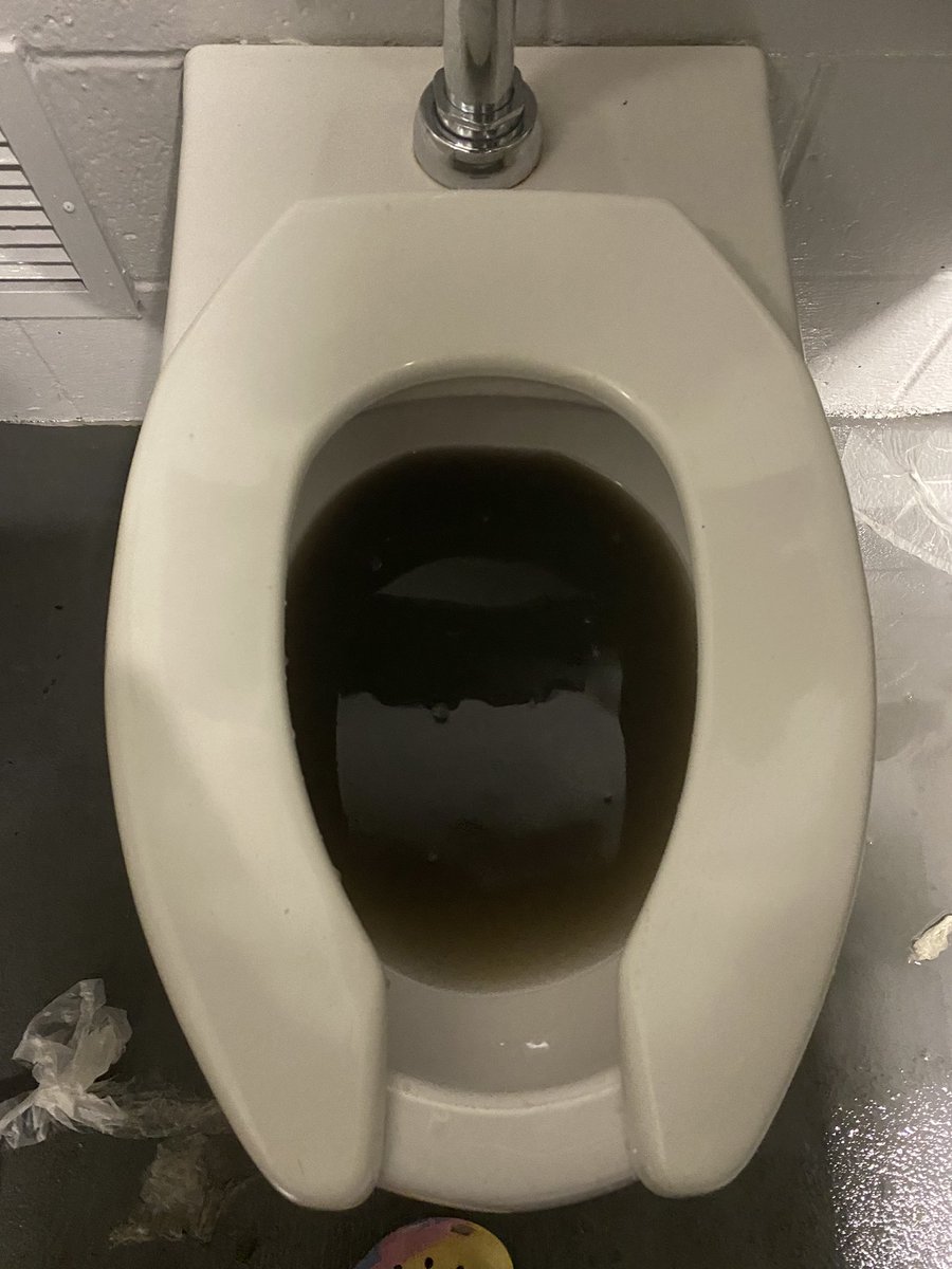 mrslangone46's tweet photo. $50 per game for parking. $150 per game for tix. 68,000 seats. Do the math…and do better @GilletteStadium @Patriots 👀😒 https://t.co/CVKsKOC574