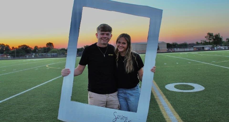roho96's tweet photo. 2022 Senior Sunrise to kick off the new school year!  May he give you the desire of your heart and make all your plans succeed. Psalm 20:4     @RiderRaiders #iamwfisd https://t.co/ltvonNuSTO