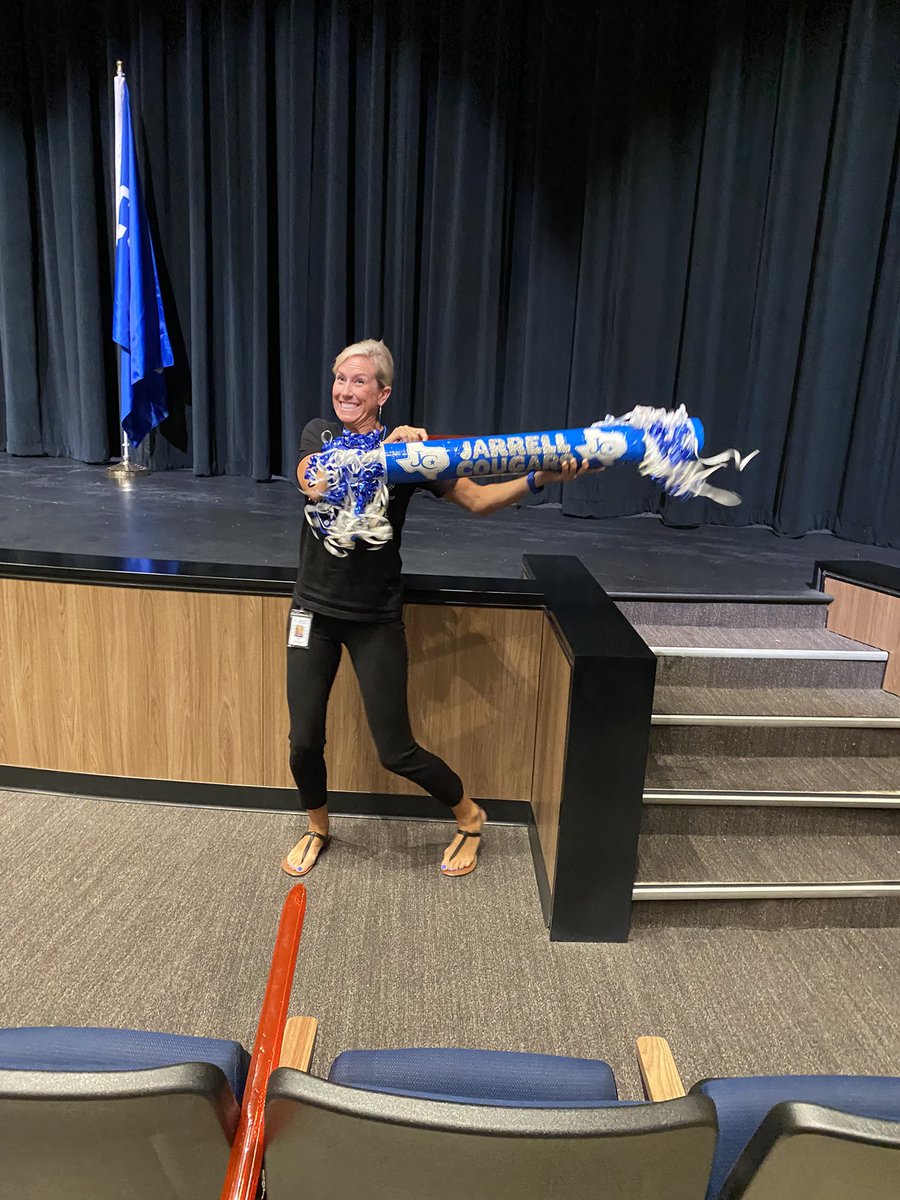 jarrell_ms's tweet image. Great convocation this morning for @Jarrell_ISD!  JMS rocked their #energybus and took home the Jarrell spirit stick!  We are excited for the 2021-2022 school year!