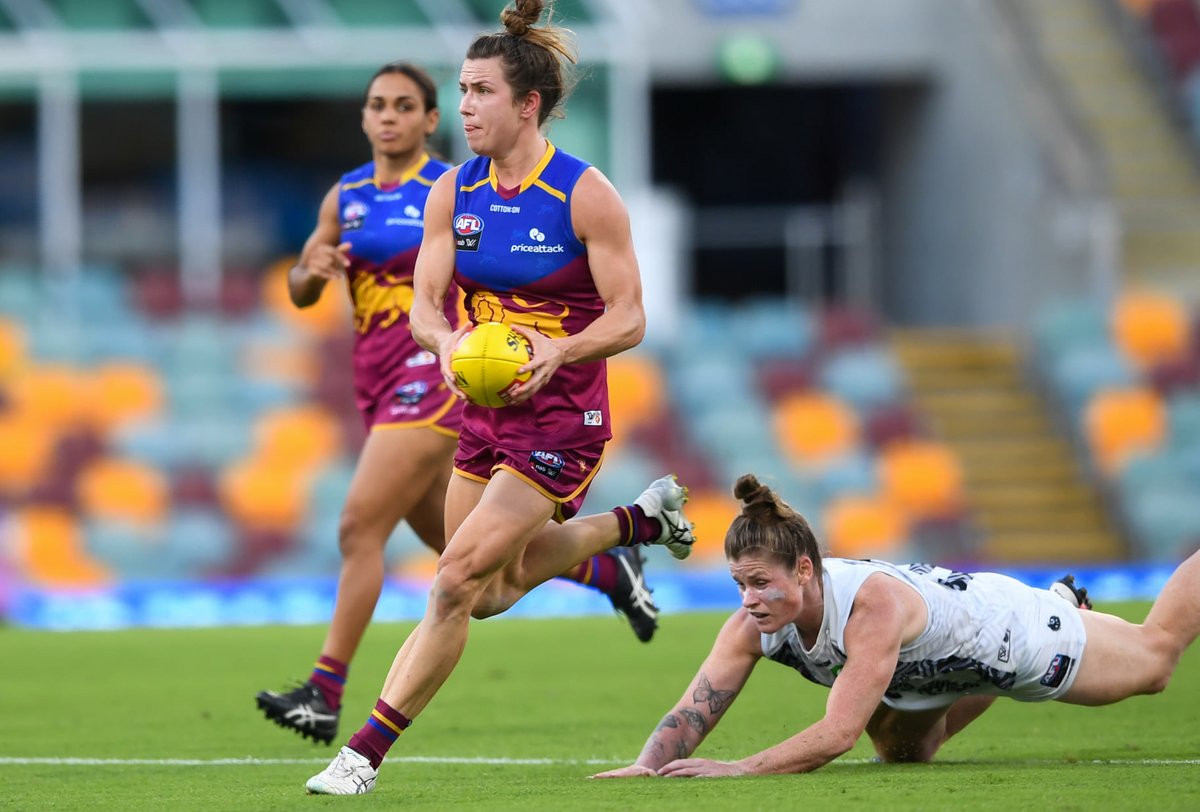 lionsaflw's tweet photo. Last time the Lions played Collingwood at the Gabba... they made a Grand Final 🏆😍 

🎥 https://t.co/t88wwOlnNs

Be at the Gabba this weekend 🎟️ https://t.co/YwcJAQB5II https://t.co/v2cR2sHPLX