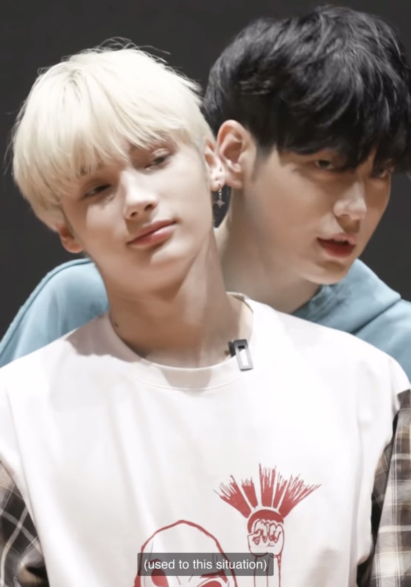 hueningkaihours's tweet photo. [used to this situation] https://t.co/CN6LmqfgB8