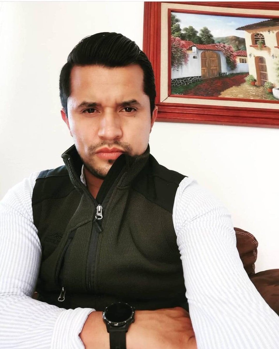 nomasprian_'s tweet photo. La señor Oscar Campiran será el nuevo Director de Desarrollo Social,  o por lo menos es lo que él anda diciéndole a la gente. Oscara, le está rogando a diosito para que esta vez si agarre hueso. https://t.co/387X4ebDw8