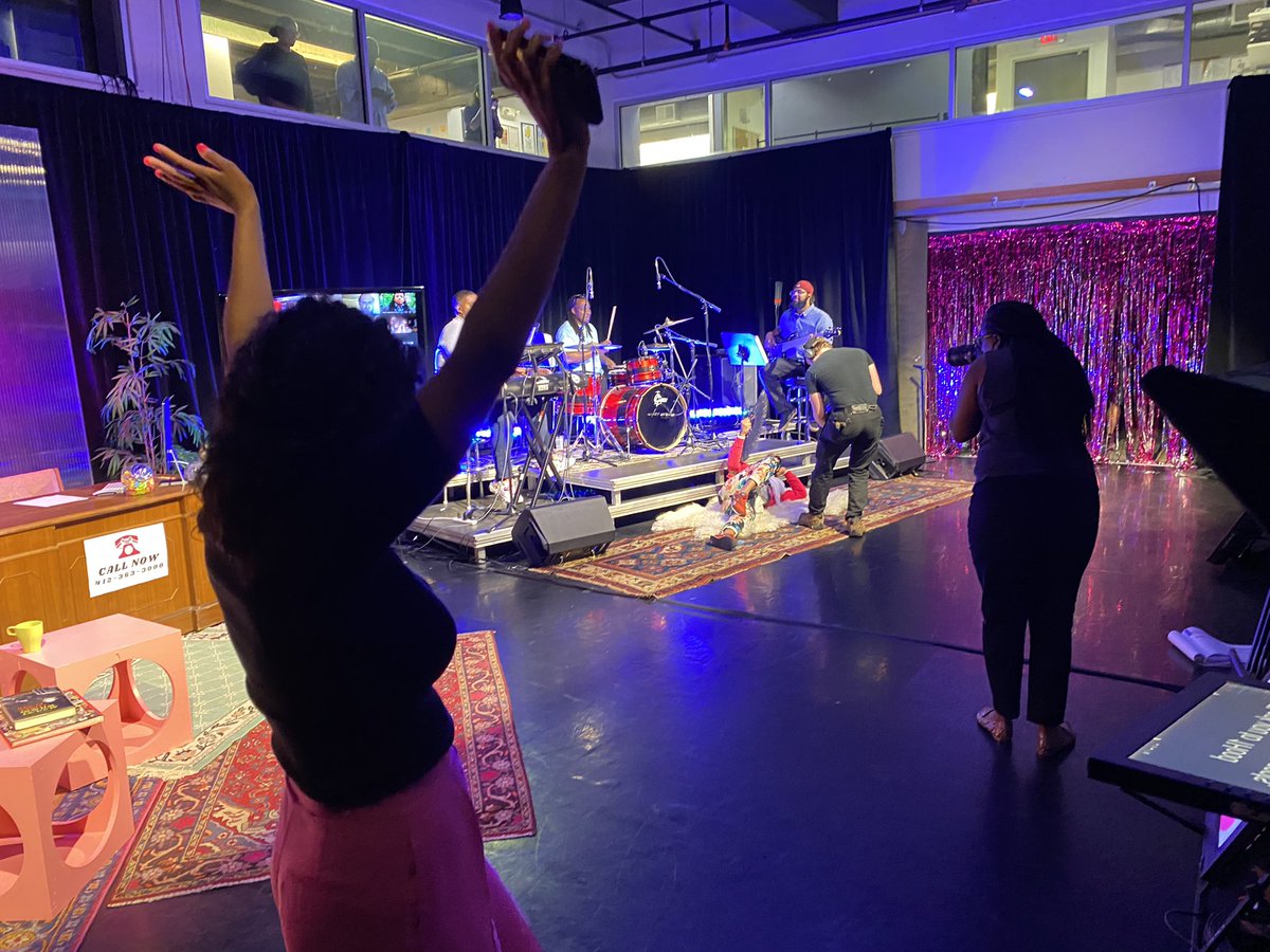 DSKinsel's tweet photo. #tbt - #hotlinering - I think @B_Chantele is doing the nae-nae big ups to the black mayors to be https://t.co/sT8ZWJoyhc