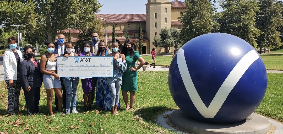ywe_foundation's tweet photo. Thank you AT&amp;T for your generous $20,000 Donation to Young Women’s Empowerment Foundation https://t.co/qhZnHfU3GI