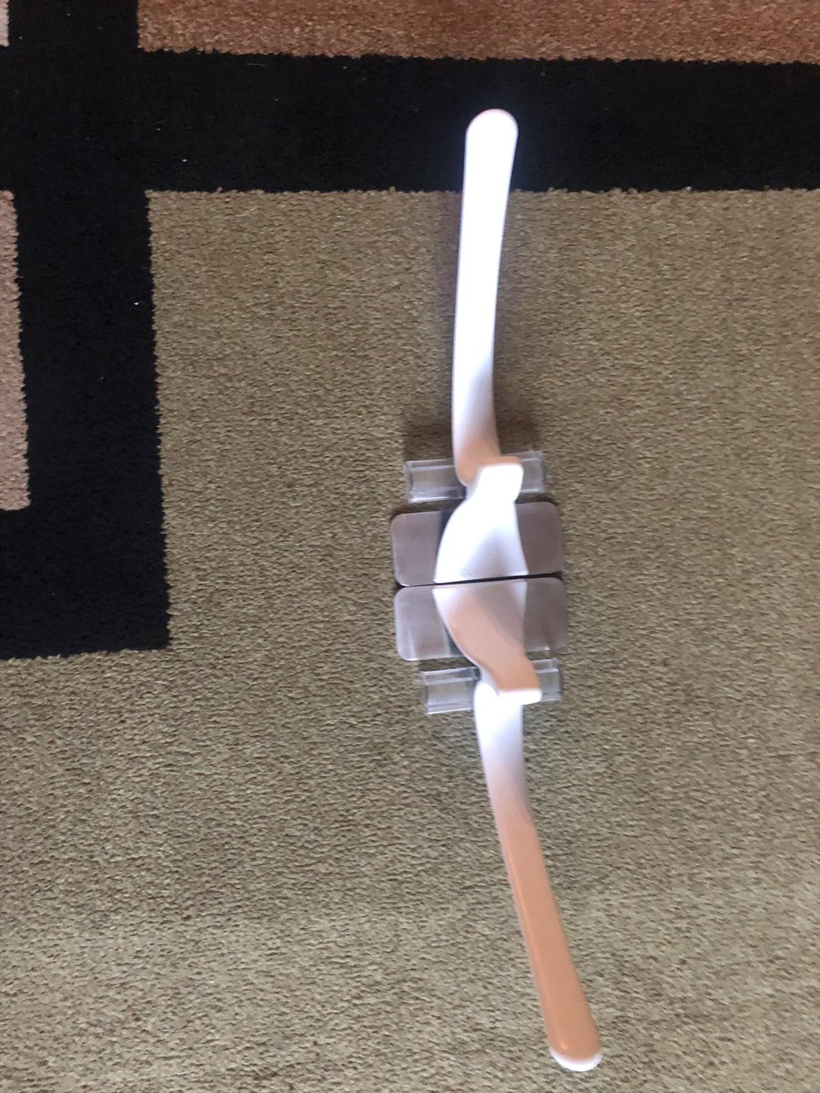 Ending my day, using my hip hook by <a href="/AlethaHealth/">Aletha Health</a> I find if my iliacus is released I have better knee flexion I’m hoping to waterski tomorrow and I’ll need that knee to bend. youtube.com/watch?v=DbL6IU…