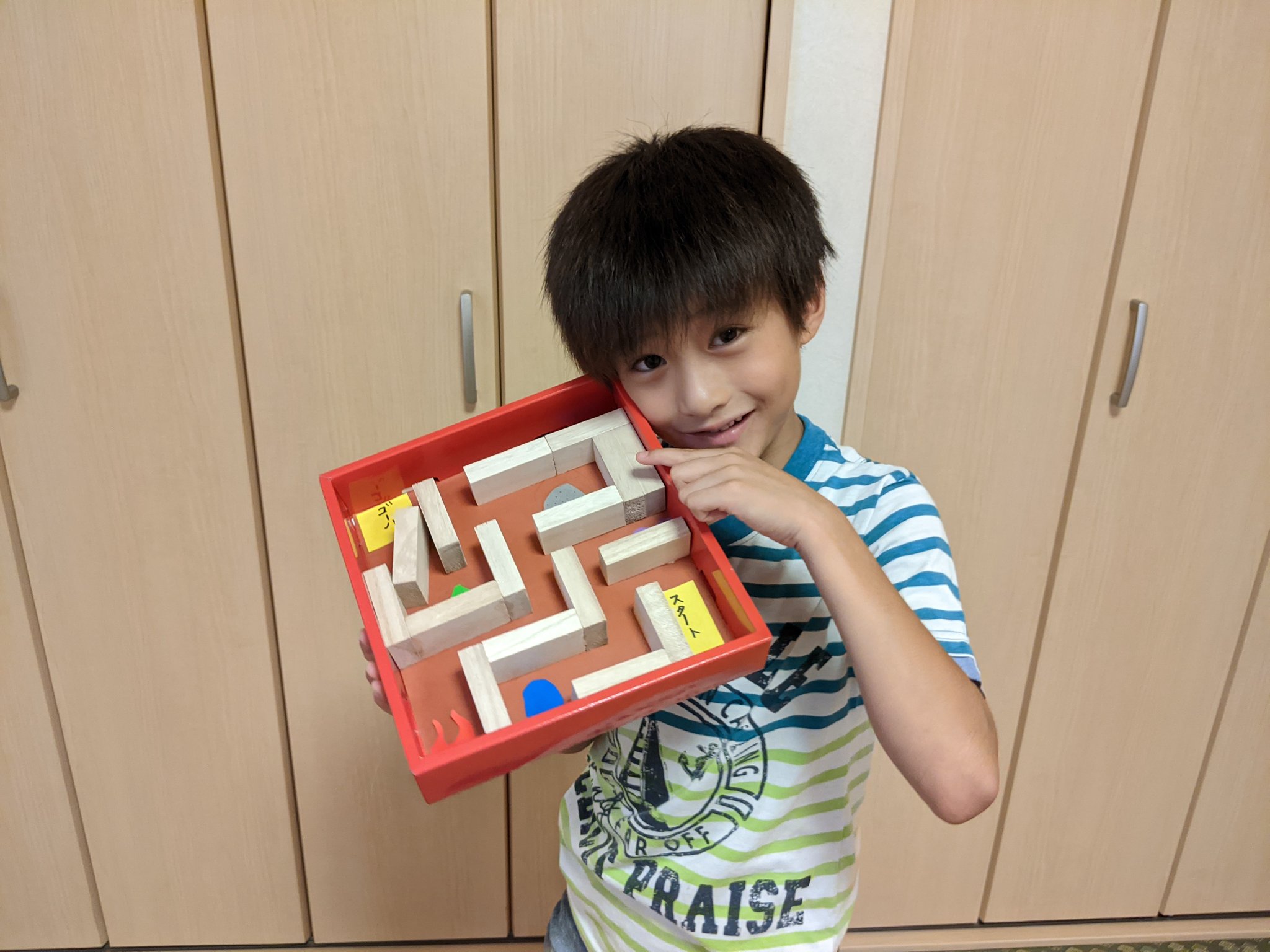 高原 幸之介 今日は 雨 の中 お墓参りに行ったよ 昼からは お坊さんがお家に来てくれたよ 今年は 自由研究で ダンゴムシの迷路を作ったよ 実験は 晴れた日にするね お盆 お墓参り ご先祖様にご挨拶 お姉ちゃんにも ご挨拶 夏休み