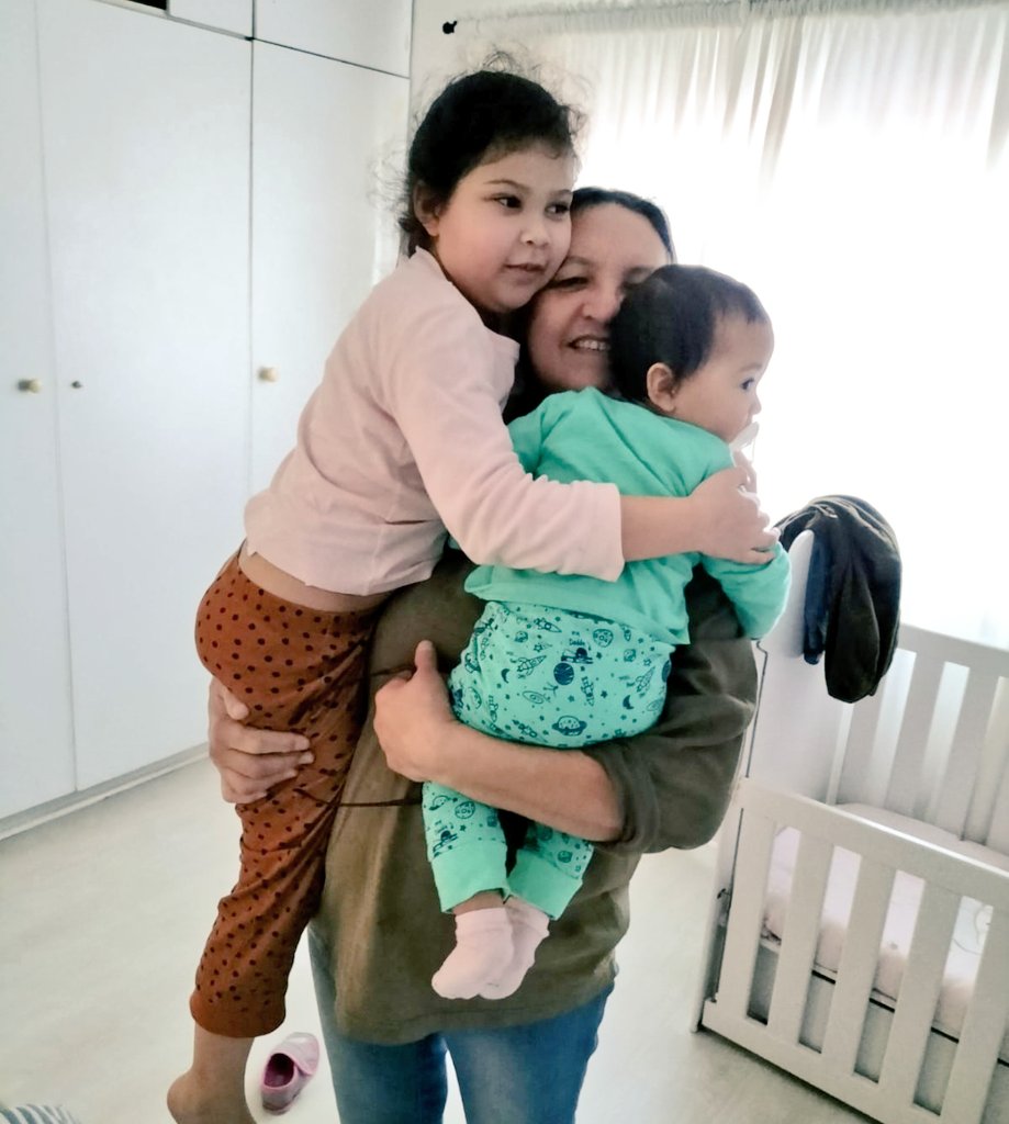 MrsRuiters's tweet photo. The girls have been very clingy with my mom since she recovered from COVID. They went weeks without seeing her now they jump on her every opportunity they get and they're so happy to see Ma Rachel every morning when they wake up ๐ #sleepyfaces https://t.co/1oHyaQ5ass