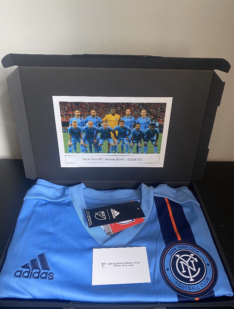 TRJC21's tweet photo. 🚨 🚨 COMPETITION TIME 🚨🚨

If Bruno Fernandes scores first against Leeds we’ll giveaway a free Random Jersey. 

To enter: 

🔃 Retweet this tweet
🤝 Follow us.

Good luck!

https://t.co/XgAfGjgSRa 

TRJC https://t.co/rkQ2k80zhg