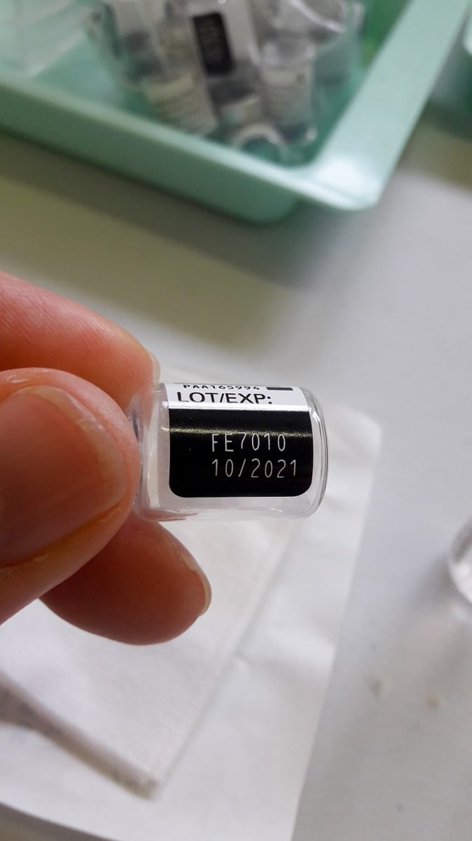 sebfree's tweet image. Peut-être pour ça ils arrivent à expiration !
Donc il faut écouler les stocks avant la fin, et par magie à partir du 20/10/2021 vient le traitement tant attendu sûrement "validé" par ue.