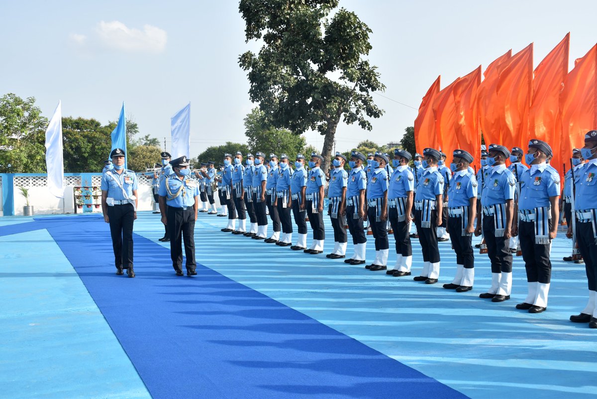PRODefNgp's tweet photo. #CAS Air Chief Marshal RKS Bhadauria attended the Commanders’ Conference of #MaintenanceCommand at Vayu Sena Nagar, Nagpur on 11 & 12 Aug 21. #CAS on arrival was received by Air Marshal Shashiker Choudhary, AOC-in-C MC. (1/3)
@IAF_MCC @SpokespersonMoD https://t.co/ncT1nEN9HS