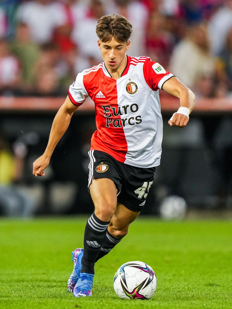 nlfeyenoordfans's tweet photo. 𝐘𝐎𝐔𝐍𝐆𝐒𝐓𝐄𝐑𝐒 𝐃𝐄𝐁𝐔𝐓 ⭐️
Lennart Hartjes (18) & Antoni Milambo (16) ⚽️
#Feyenoord #FEYLUZ #Future https://t.co/HtWK57GX8W