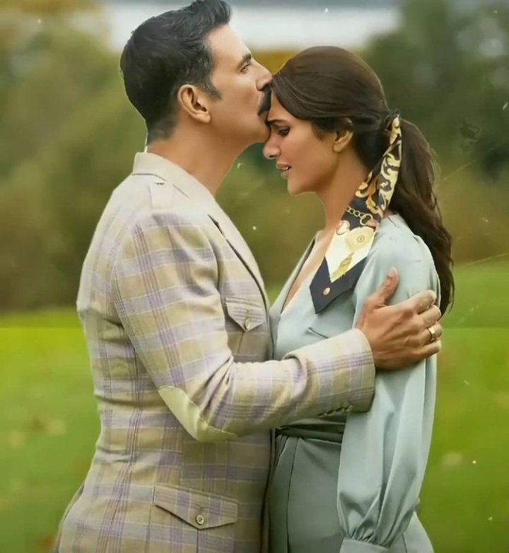 sonalsinha_9's tweet photo. Sakhiyan2.0 - Awaited song Coming Out Today ... so Much EXCITED for this Lovely song from #BellBottom
#SakhiyanBellbottom
#AkshayKumar #VaaniKapoor
#6DaysToBellBottom https://t.co/1hL9GHUR1l