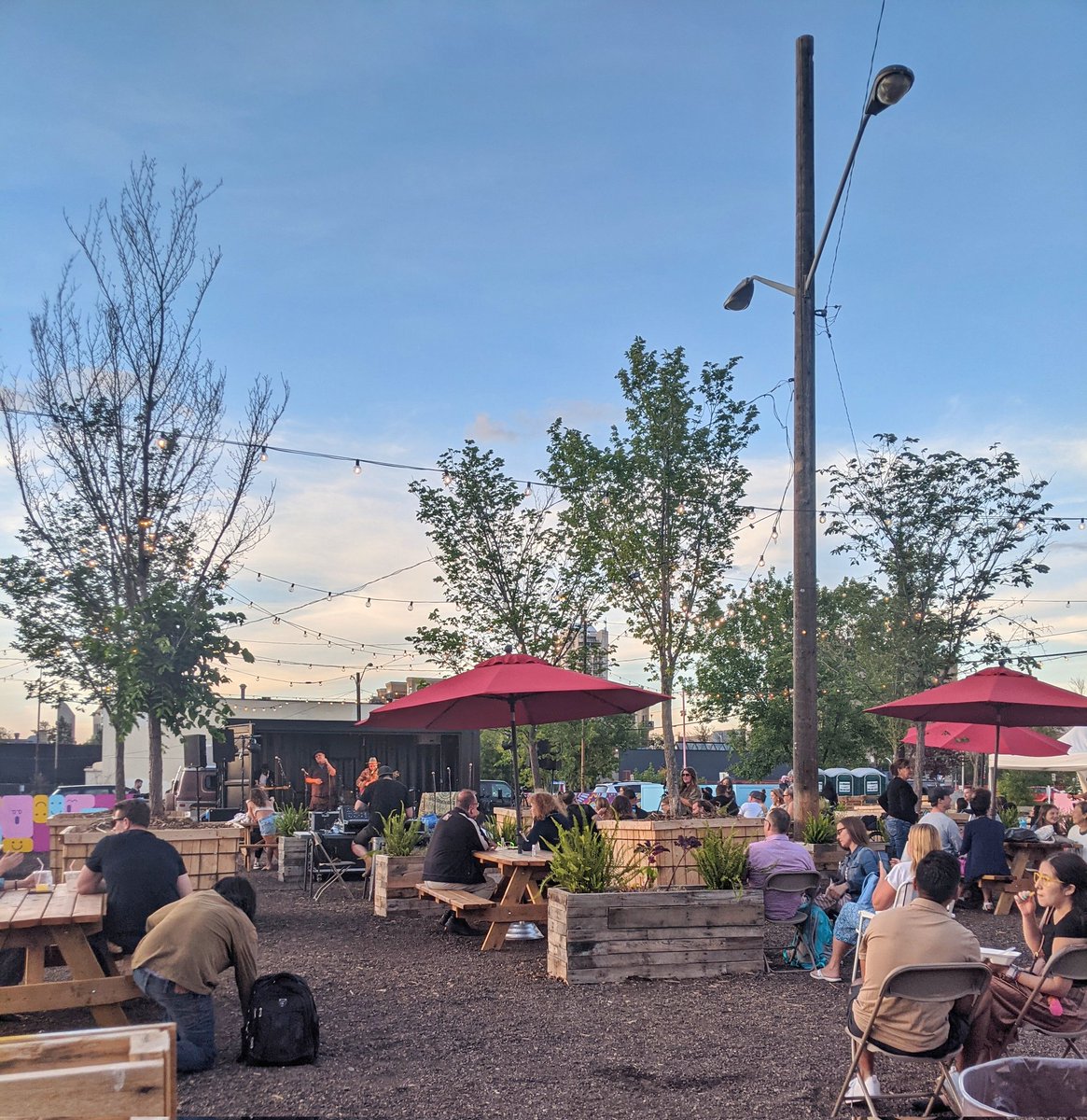 Argenplath's tweet photo. Popped downtown to Root 107 tonight for dinner, music and fun times! Love this pop up space to encourage spending time outdoors with friends! Thanks @DBAyeg for inviting me down. #yegdt #yeg #root107 #hosted https://t.co/tqoP1Hj2OW