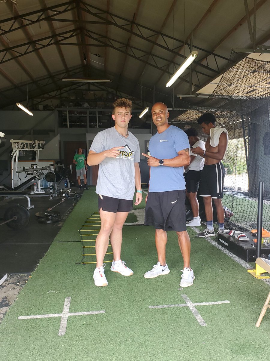 Last day with @jacksonbwells (AR Gatorade Baseball Player of the Year, etc, etc, etc). This young man has put in the work and had a great year. Even on game days he would come get a lift in. I'm very proud of him. I know he's going to do great at the next level. #tiptop #grind