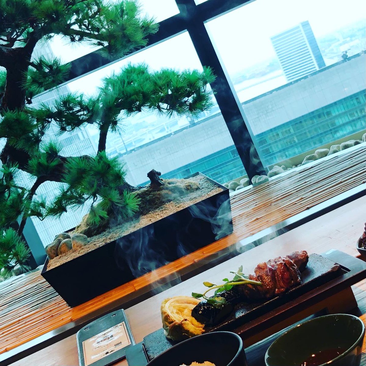ito_norihisa's tweet photo. 🪴
MTG for the first time in a while…
.
#mtg #ひさびさ
#中座して
#お足をお運び頂き 🙇♂️
#ありがとうございます
#会場近く #42F
#event #producer #consultant #operation #stage #showrunner #branding #planner
#イトーノリヒサ https://t.co/vEHvWUlqpq