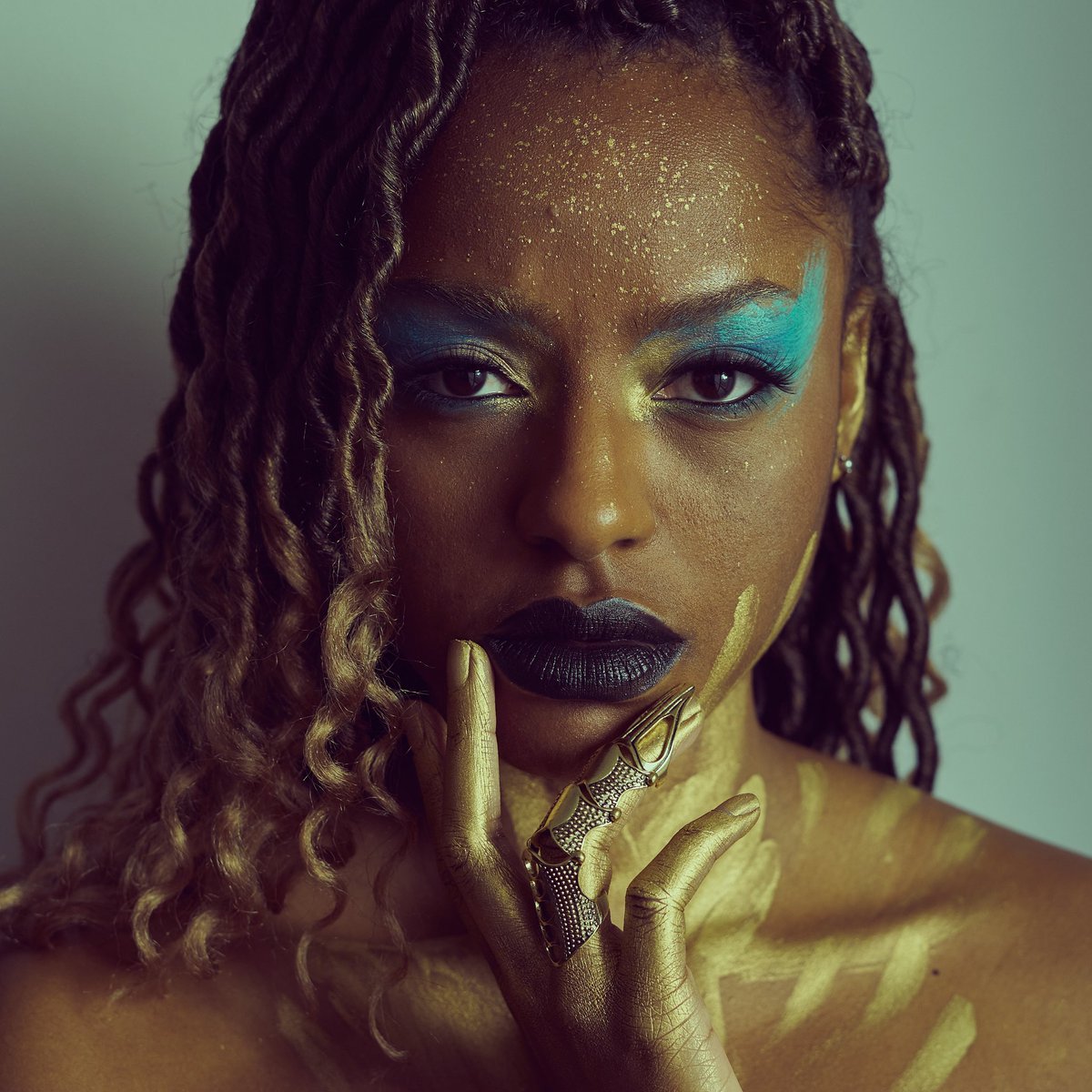 🎶 Our cover song in memory of Pete Burns and Steve Coy from Dead or Alive Band is coming soon 💜
Follow us on Instagram 
@nayaaofficiel2020
#portraitphotography #makeupartist #eyes #GOLD #singer #music #beautiful #PrettyWoman #France #peteburns #glam #art #artist