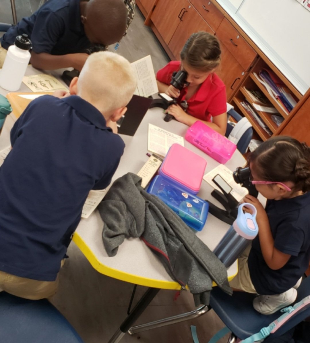 This is her happy place. Sgt. Jose Carrasco! #I❤UHAZEL! <a href="/Fred_Avalos/">Fred Avalos 🇺🇸</a> <a href="/Mawlisha/">Melissa Avalos</a> <a href="/franco_emmi/">Emmi Franco</a> <a href="/SGTCarrasco_ES/">Jesse Aguirre</a>